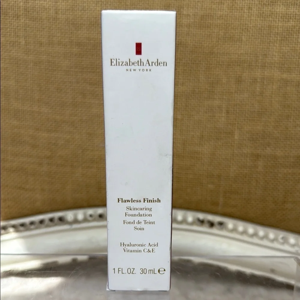 Elizabeth Arden Foundation Flawless Finish Shade 100C